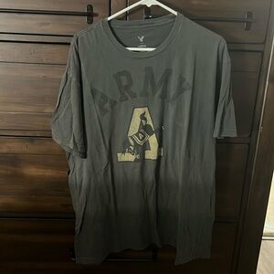 Army tshirt. Size XXL.